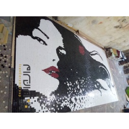 تابلو کاشی و سرامیک استخری اجرا شده قرمز مشکی سفید-کاشی البرز-Pool Ceramic Tile Panel